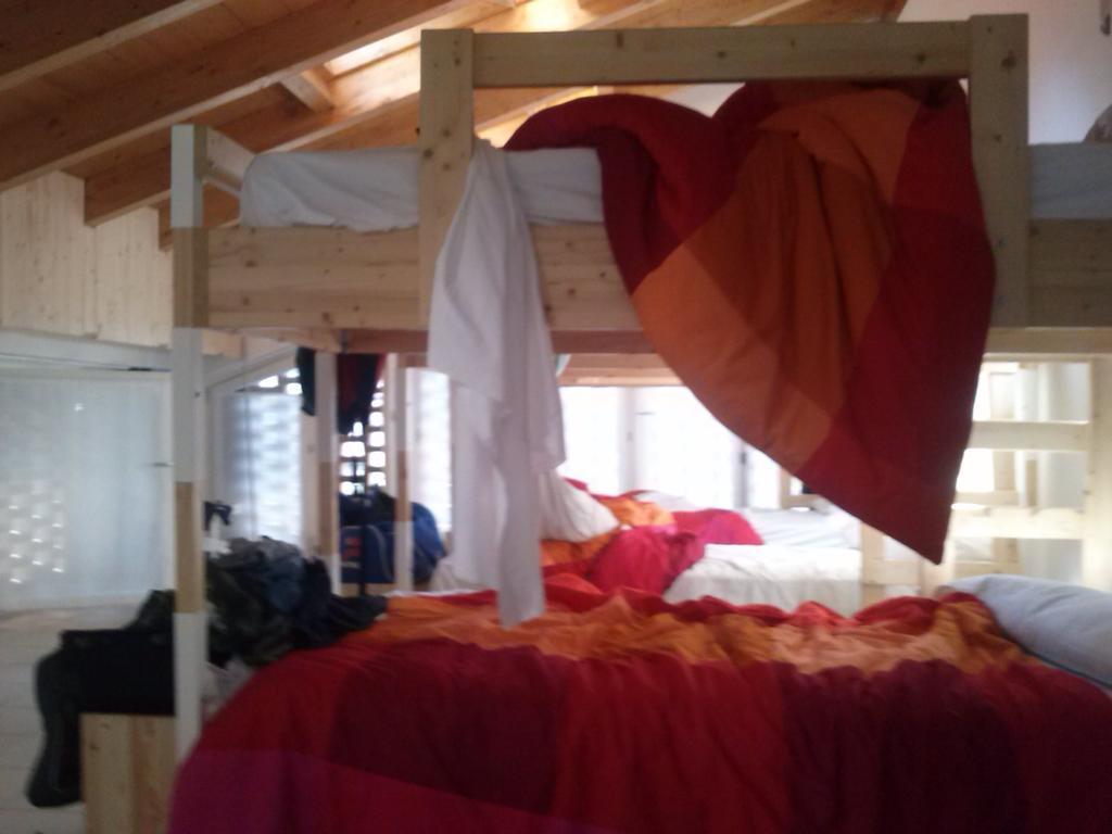 Ostello Casa Rossa Laveno-Mombello Pokoj fotografie