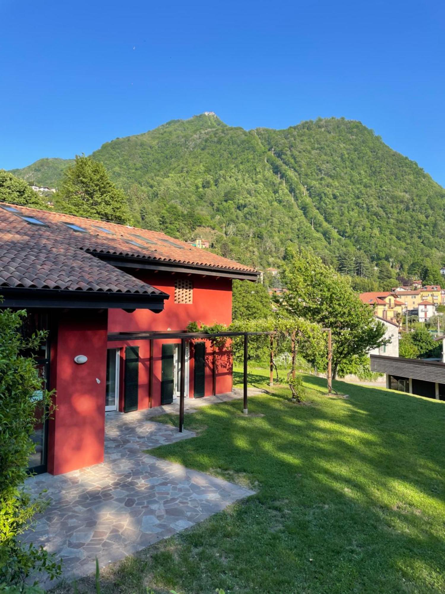 Ostello Casa Rossa Laveno-Mombello Exteriér fotografie