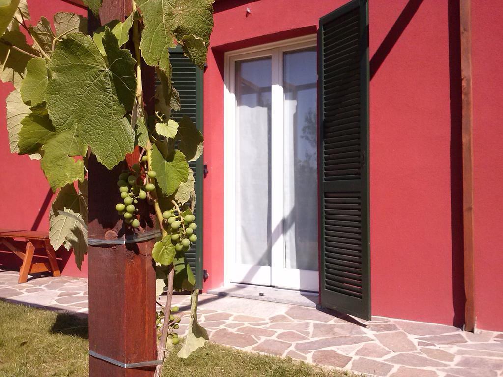 Ostello Casa Rossa Laveno-Mombello Exteriér fotografie