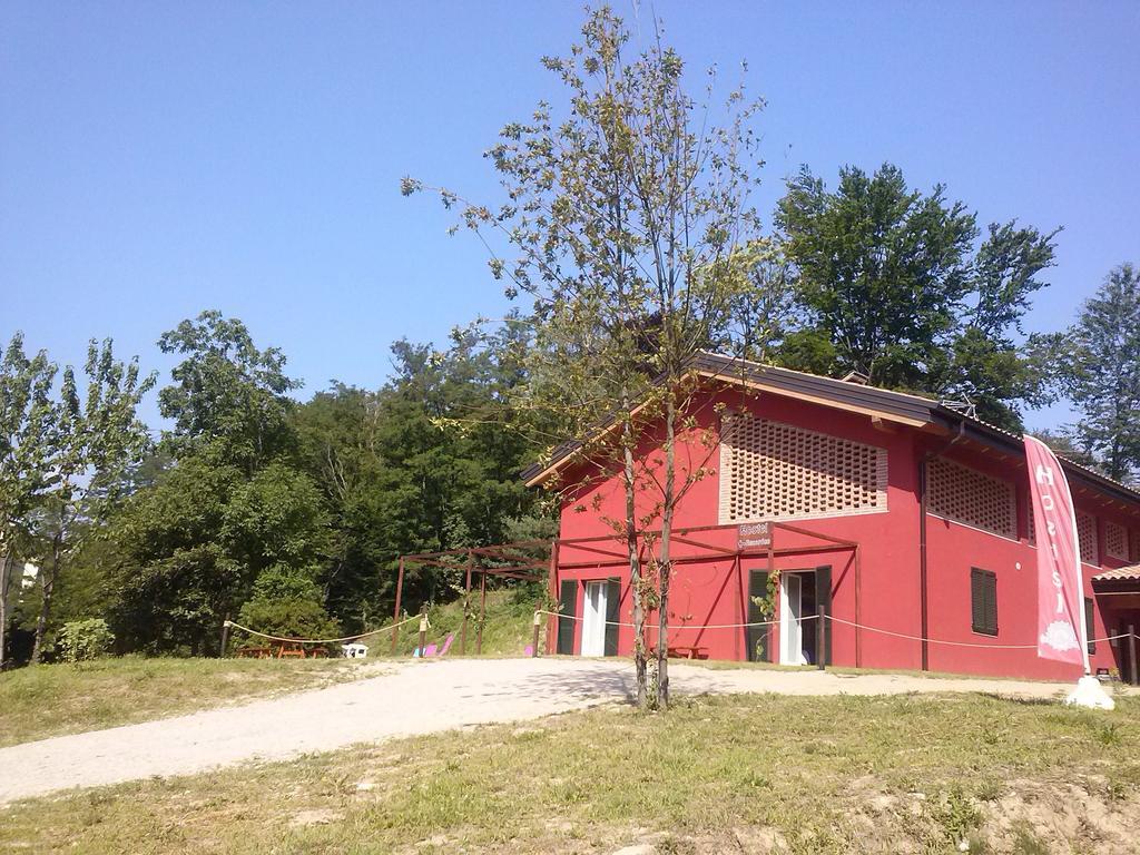 Ostello Casa Rossa Laveno-Mombello Exteriér fotografie